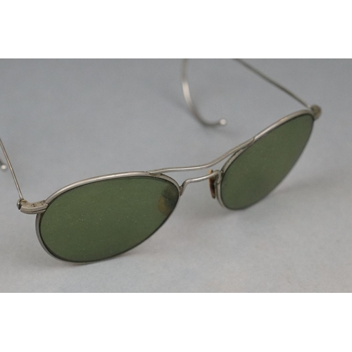 161 - A Pair Of World War Two Military Aircrew MK VIII Anti Glare Spectacles In Original Case, Size Large,... 