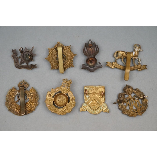 162 - A Small Collection Of British Military Cap Badges To Include The Worcestershire Regiment, The Army S... 