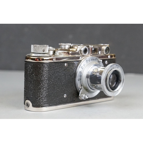 165 - A Vintage Camera Marked Leica D.R.P. Ernst Leitz Wetzlar Luftwaffen - Eigentum No.10794. Complete Wi... 