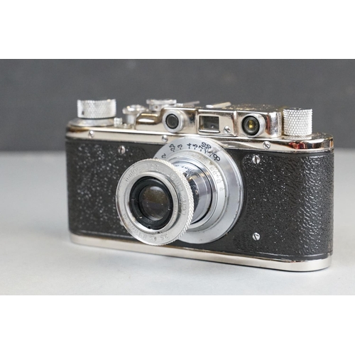 165 - A Vintage Camera Marked Leica D.R.P. Ernst Leitz Wetzlar Luftwaffen - Eigentum No.10794. Complete Wi... 