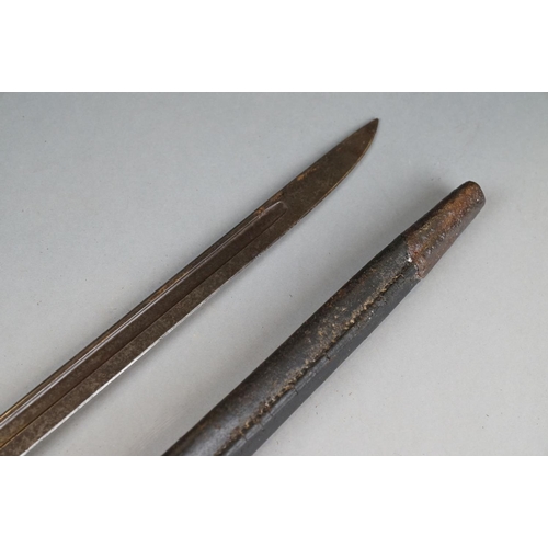 182 - A World War One British 1907 Pattern Bayonet, Dated 1913 And Stamped With The British Broad Arrow, C... 