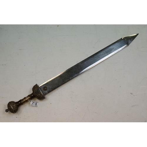 219 - A Contemporary Reproduction Caesar Imperator Short Sword With Pegasus Decoration To The Hilt And Fig... 