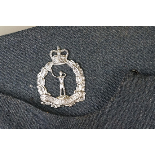 318 - A Collection Of Clothing Relating To The Royal Observer Corps To Include Tie, Side Cap, Beret And T-... 