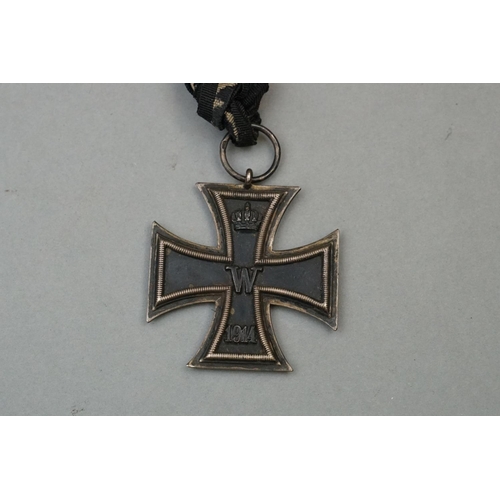 345 - A Full Size Imperial German 1914 Iron Cross Medal, Marked 800 To The Suspension Loop, Complete With ... 