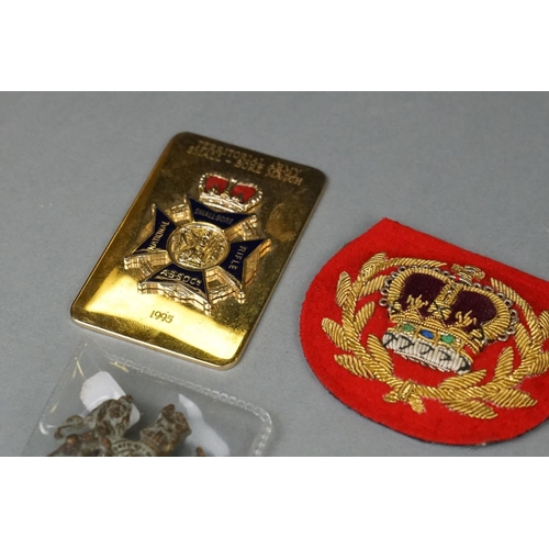 351 - A Collection Of Military Badges To Include The Air Training Corps, The Royal Air Force, The Machine ... 