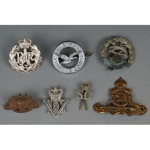 351 - A Collection Of Military Badges To Include The Air Training Corps, The Royal Air Force, The Machine ... 