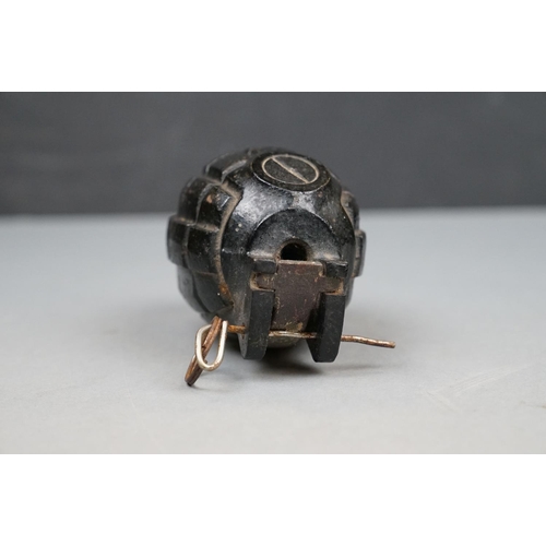 358 - An Original WWI First World War Period British Army Inert Mills Bomb / Hand Grenade. c1918. Typical ... 