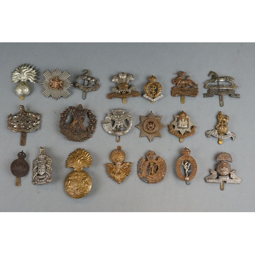 200 - A Collection Of Approx Twenty British Regimental Military Cap Badges To Include The Royal Army Medic... 