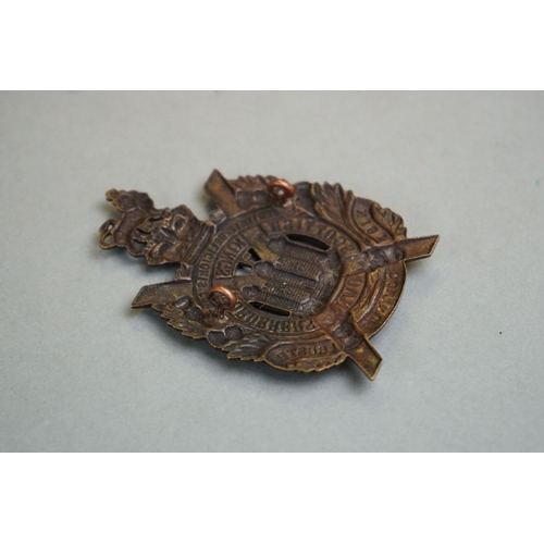 204 - A British Military Scottish Kings Own Borderers Cap Badge With Queen Victoria Crown, Twin Loop Fixin... 