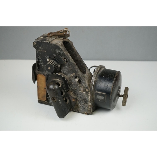 273 - A World War Two Military Issued Air Ministry / RAF Bubble Sextant , MK.IXA, 6B / 218 (A/F).