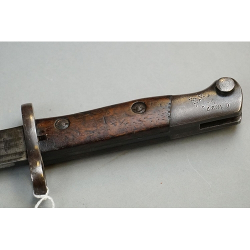 294 - A World War One German Mauser Bayonet, Maker Marked For Simpson & Co. SUHL, Complete With Scabbard.