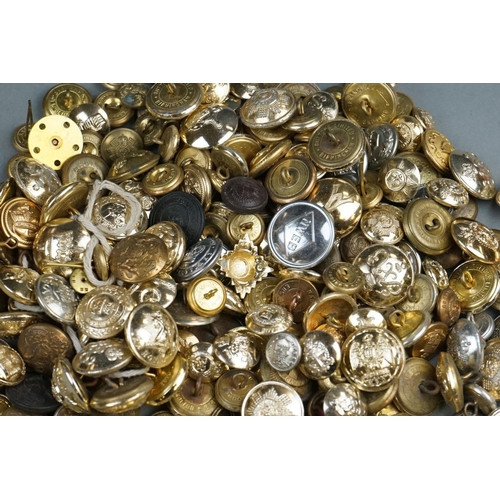 303 - A Large Collection Of Mainly British Military Regimental Buttons To Include The Royal Airforce, The ... 