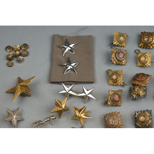 395 - A Large Collection Of Military Officers Shoulder Pips And Stars.