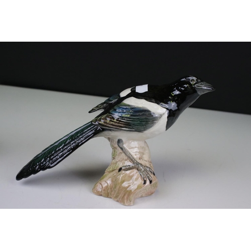 52 - Beswick Pigeon, first version (no.1383A) and Beswick Magpie (no.2305)