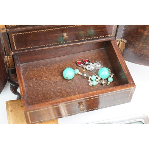 307 - A box of mixed collectables to include vintage costume jewellery, jewellery boxes and watches.