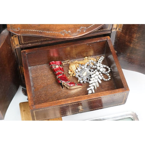 307 - A box of mixed collectables to include vintage costume jewellery, jewellery boxes and watches.