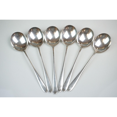 309 - Collection of silver plate, to include cigar box, Walker & Hall spoons, cake slice, tankard etc