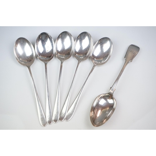 309 - Collection of silver plate, to include cigar box, Walker & Hall spoons, cake slice, tankard etc