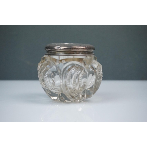 312 - Collection of silver items, to include scent bottles with crystal stoppers, bud vase, oil & vinegar ... 