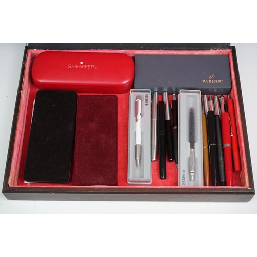 314 - A mixed collection of pens to include Parker, Barucci and Sheaffer examples.