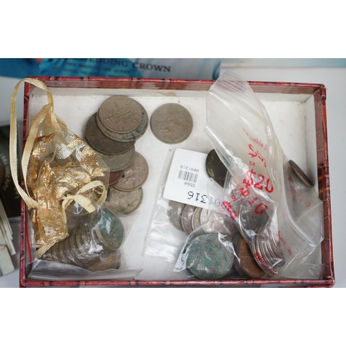 316 - A collection of British and world coins to include commemorative and proof examples, an American sil... 