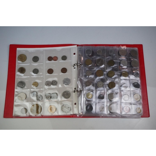 318 - A small collection of mainly foreign coins and banknotes together with a collection of view master s... 