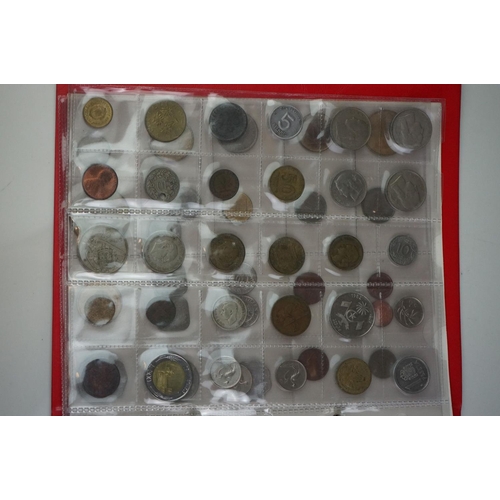 318 - A small collection of mainly foreign coins and banknotes together with a collection of view master s... 
