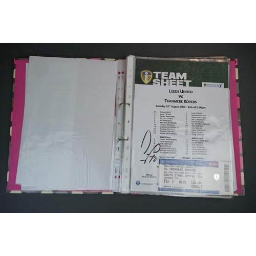 319 - Football - Leeds United fc, 2009/10 promotion season,  
a binder containing approx. 50 different tea... 