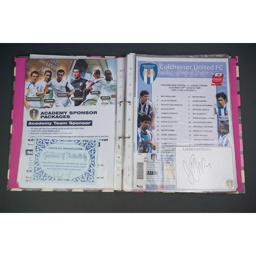 319 - Football - Leeds United fc, 2009/10 promotion season,  
a binder containing approx. 50 different tea... 