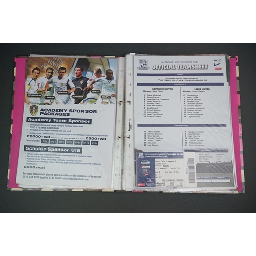 319 - Football - Leeds United fc, 2009/10 promotion season,  
a binder containing approx. 50 different tea... 