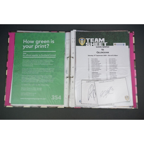 319 - Football - Leeds United fc, 2009/10 promotion season,  
a binder containing approx. 50 different tea... 