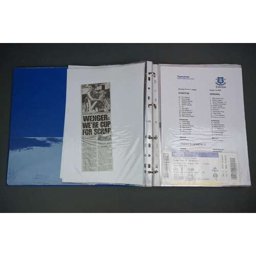 328 - Football - Arsenal fc 2009/10, a binder containing a collection of teamsheets, tickets, menus etc, t... 