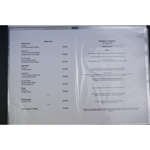 328 - Football - Arsenal fc 2009/10, a binder containing a collection of teamsheets, tickets, menus etc, t... 