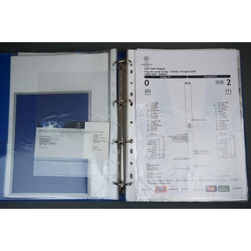 328 - Football - Arsenal fc 2009/10, a binder containing a collection of teamsheets, tickets, menus etc, t... 