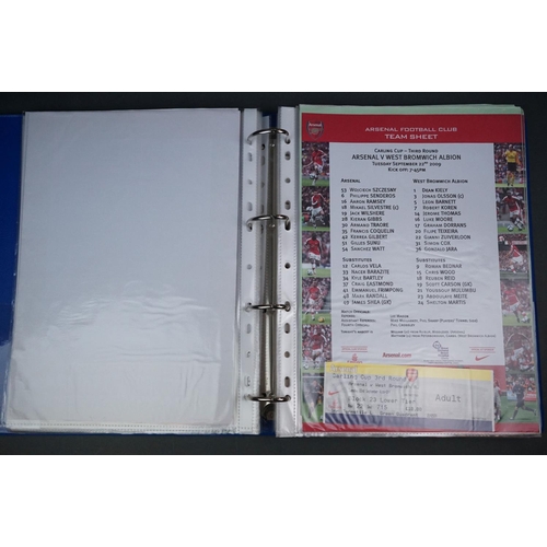 328 - Football - Arsenal fc 2009/10, a binder containing a collection of teamsheets, tickets, menus etc, t... 