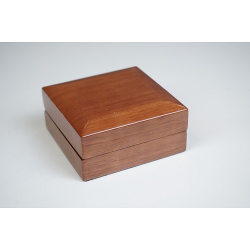 350A - A collection of gold and yellow metal jewellery to include necklaces, pendants and earrings.