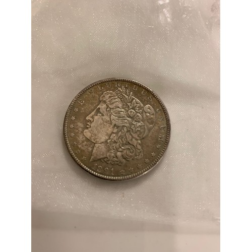 316 - A collection of British and world coins to include commemorative and proof examples, an American sil... 