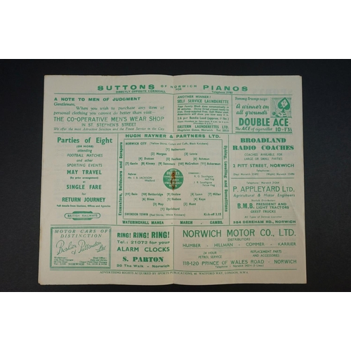 289 - Swindon Town 1951/52 - Six STFC away football programmes to include 2 x 1951 (Crystal Palace & Ipswi... 
