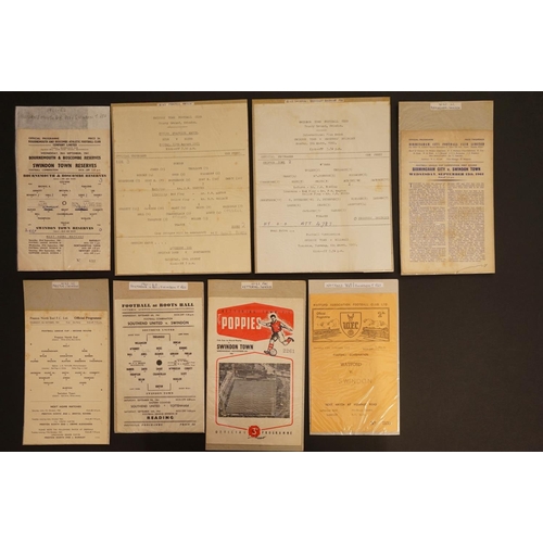 293 - Swindon Town 1961/62 - 14 home & away football programmes featuring Friendlies, League Cup, FA Cup, ... 