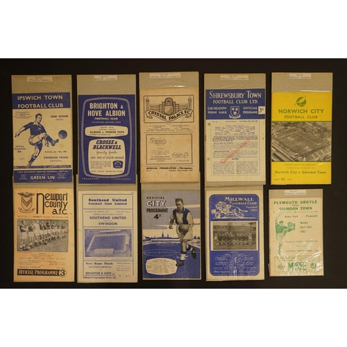 295 - Swindon Town 1956/57 - Full season of 22 away football programmes to include v Ipswich Town, Norwich... 