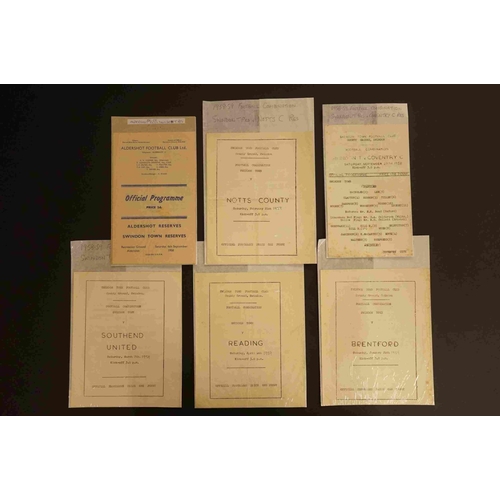 313 - Swindon Town 1958/59 - 18 STFC Reserves football programmes to include 16 x homes and 2 x aways feat... 
