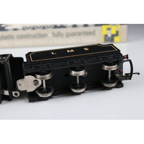 113 - Boxed Wrenn OO gauge W2241 4-6-2 Duchess of Hamilton locomotive, black LMS, excellent with original ... 