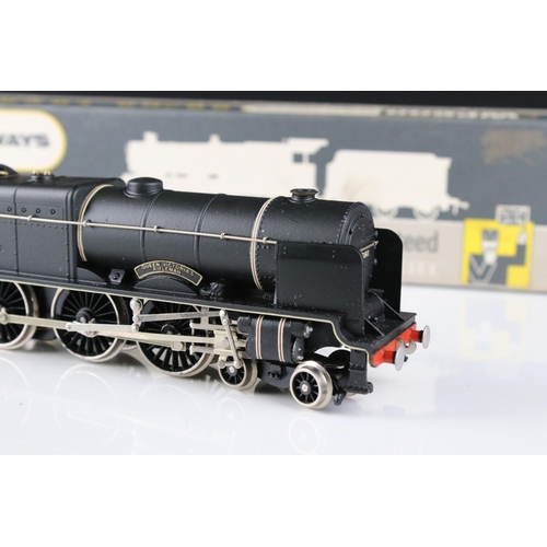 117 - Boxed Wrenn OO gauge W2261 Royal Scot Black Queen Victoria's Rifleman locomotive, excellent with ori... 