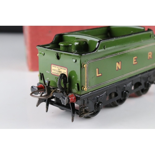 122 - Boxed Hornby O gauge E320 Flying Scotsman Locomotive (good with tatty box showing seam splits and ta... 