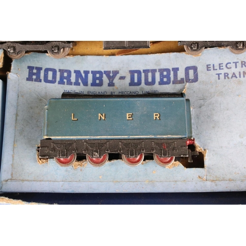 131 - Boxed Hornby Dublo electric train set with Sir Nigel Gresley locomotive & rolling stock plus BR 6956... 