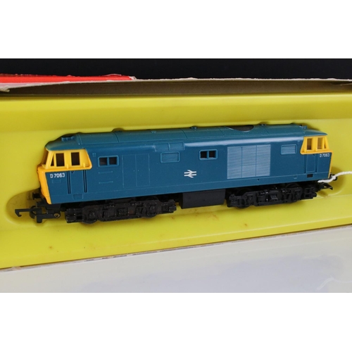 138 - Three boxed Hornby OO gauge locomotives to include R758 BR Hymex Diesel Hydraulic locomotive, R152 0... 