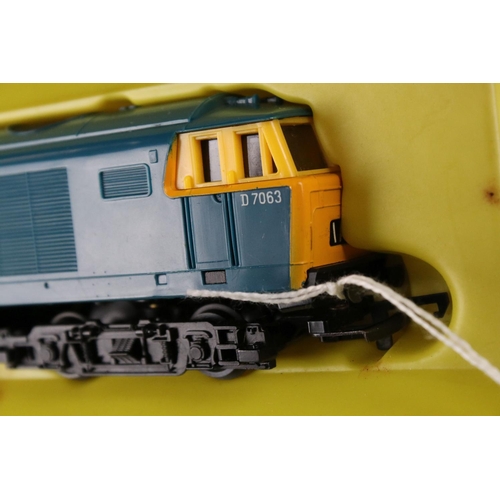 138 - Three boxed Hornby OO gauge locomotives to include R758 BR Hymex Diesel Hydraulic locomotive, R152 0... 