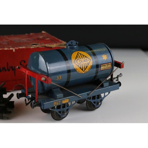 143 - Boxed Hornby O gauge Colas Bitumen Tank Wagon (gd with some wear, tatty box with split seams) plus b... 