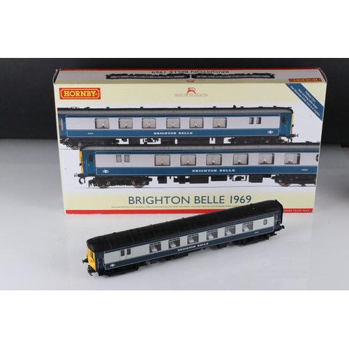 147 - Boxed Hornby OO gauge R2988 Brighton Belle 1934 Train Pack DCC Ready, plus a Hornby Brighton Belle p... 