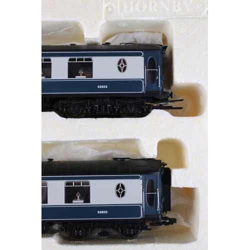 147 - Boxed Hornby OO gauge R2988 Brighton Belle 1934 Train Pack DCC Ready, plus a Hornby Brighton Belle p... 